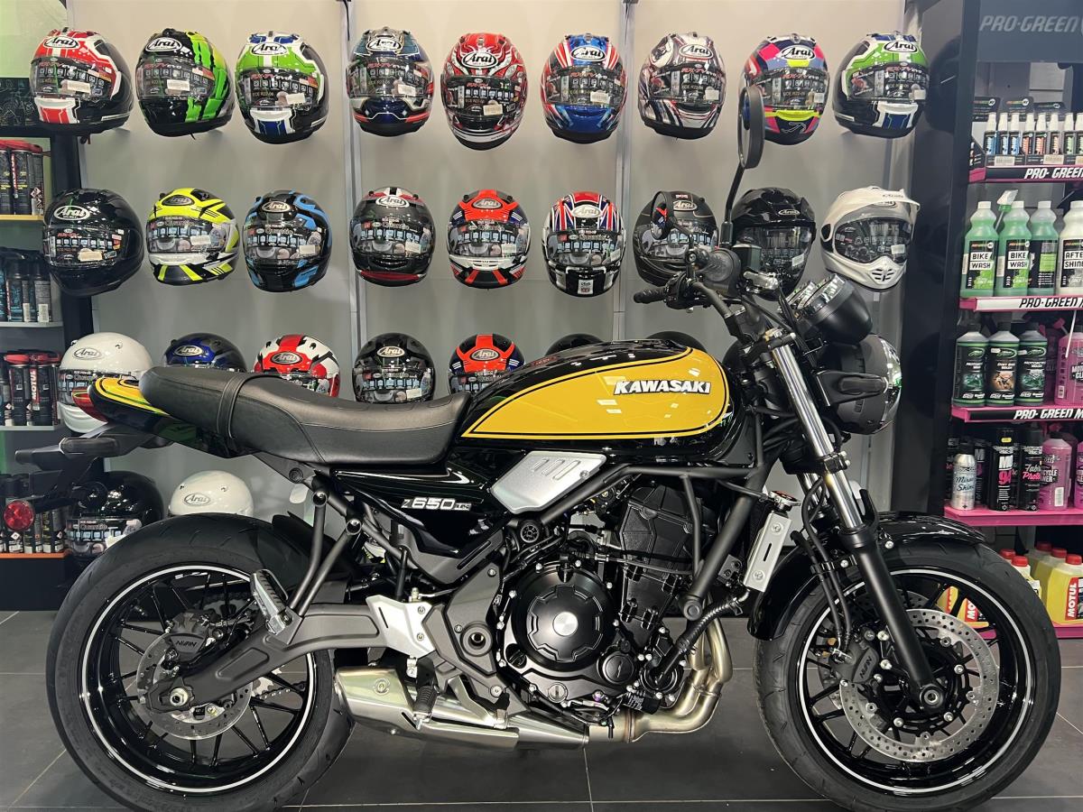 Main image of 2025 KAWASAKI Z650RS IN EBONY / YELLOW
