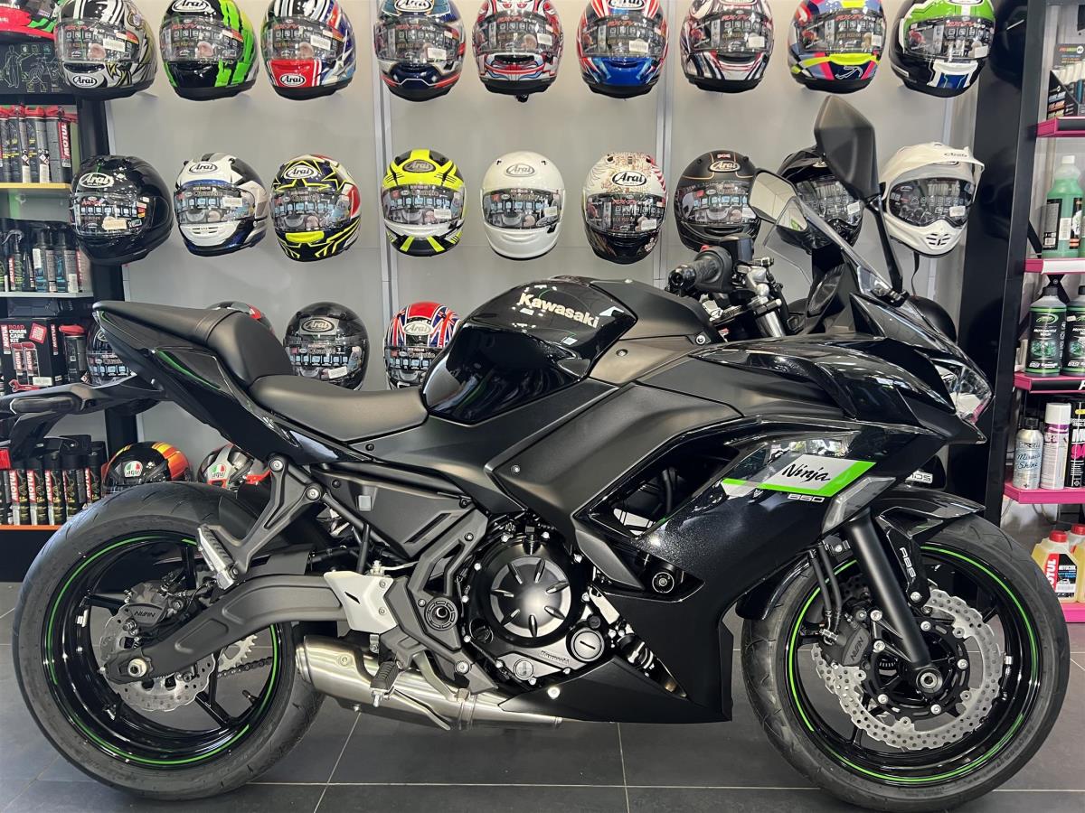 Main image of 2025 KAWASAKI NINJA 650 IN METALLIC SPARK BLACK