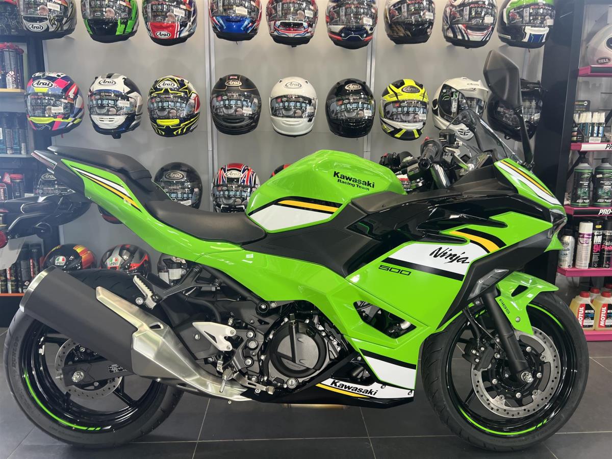 Main image of 0% FINANCE * 2025 KAWASAKI NINJA 500 SE IN LIME GREEN / EBONY