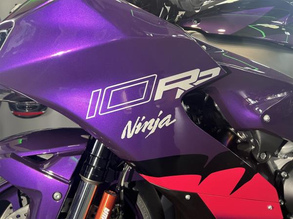 Purple　TenYearsbook10周年号 UPDATE: 2024 Kawasaki Ninja ZX-10RR Anniversary Edition Gets