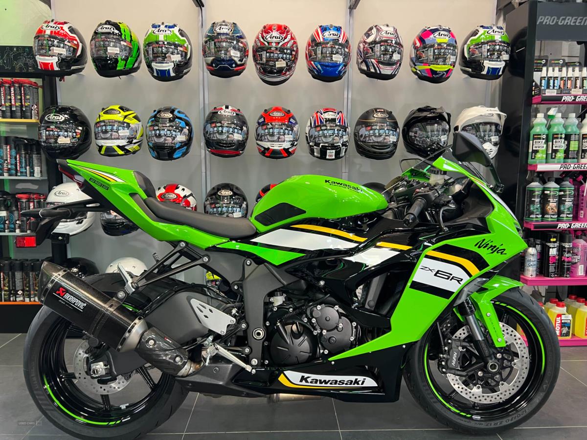 Main image of SAVE £875 ON THIS PRE REGISTERED 0 MILE NINJA ZX6 PERFORMANCE EDITION