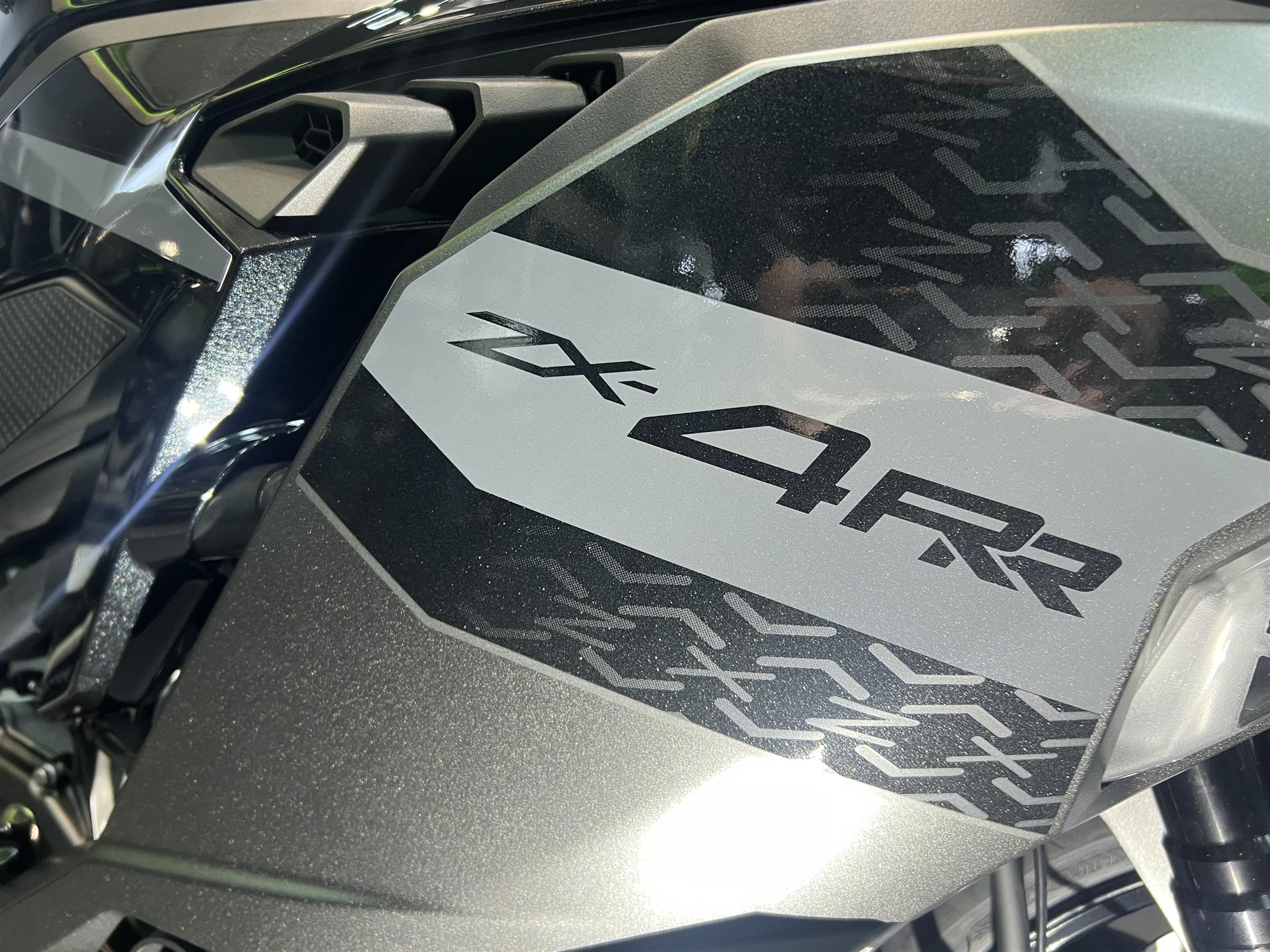 2026 KAWASAKI ZX4RR PERFORMANCE IN METALLIC MATTE GRAPHENSTEEL
