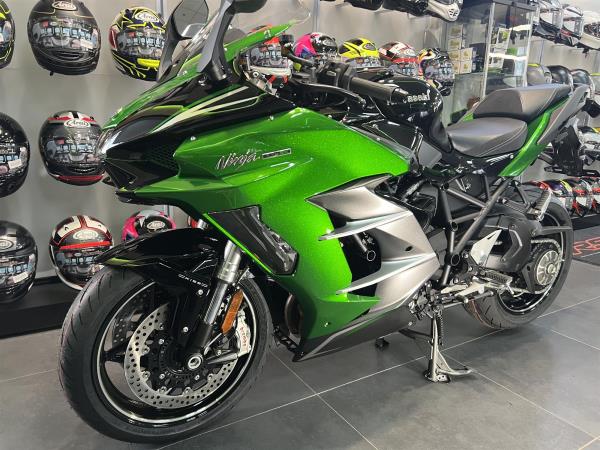 Thumbnail 2 of UNREGISTERED KAWASAKI H2 SX SE SAVE £3828