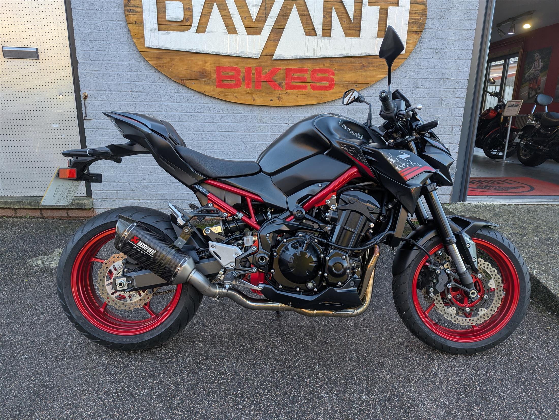 Kawasaki Z900 Performance Edition - Davant Bikes | Premier