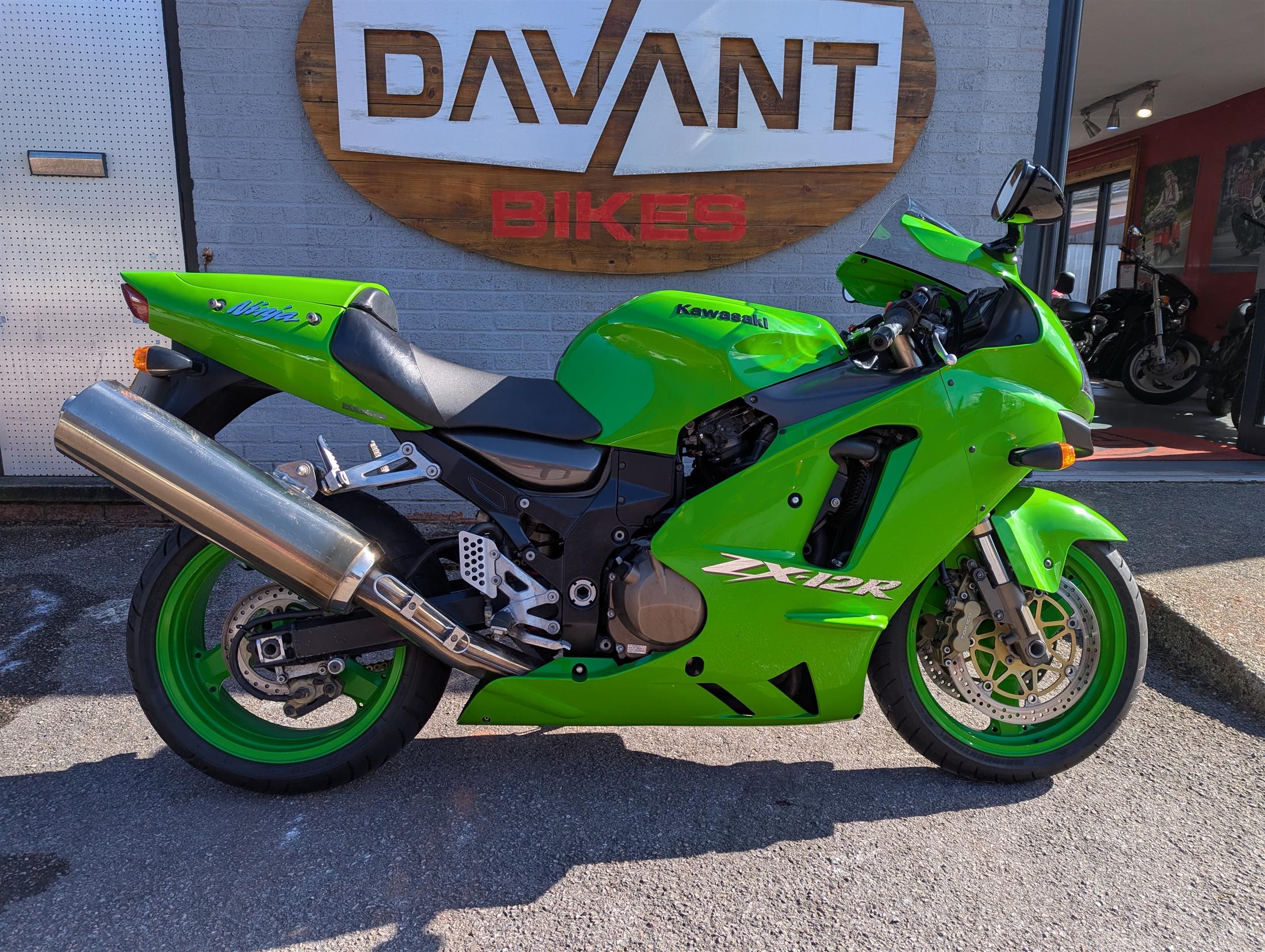 Kawasaki ZX12R B2H - Davant Bikes | Premier Motorcycle Dealer in Devon Kawasaki ZX12R B2H - Davant Bikes | Premier Motorcycle Dealer in Devon