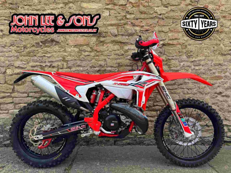New Beta RR250 X-PRO 2025 FREE ACCESSORIES RED/WHITE