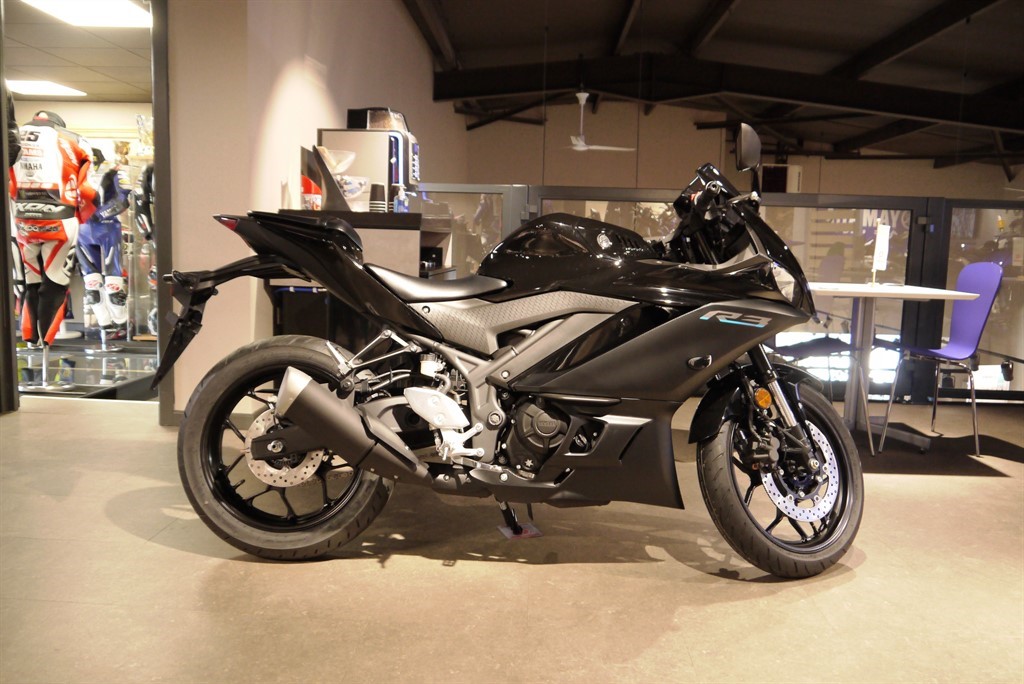 Yamaha R3