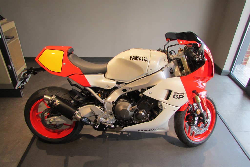 Yamaha XSR900