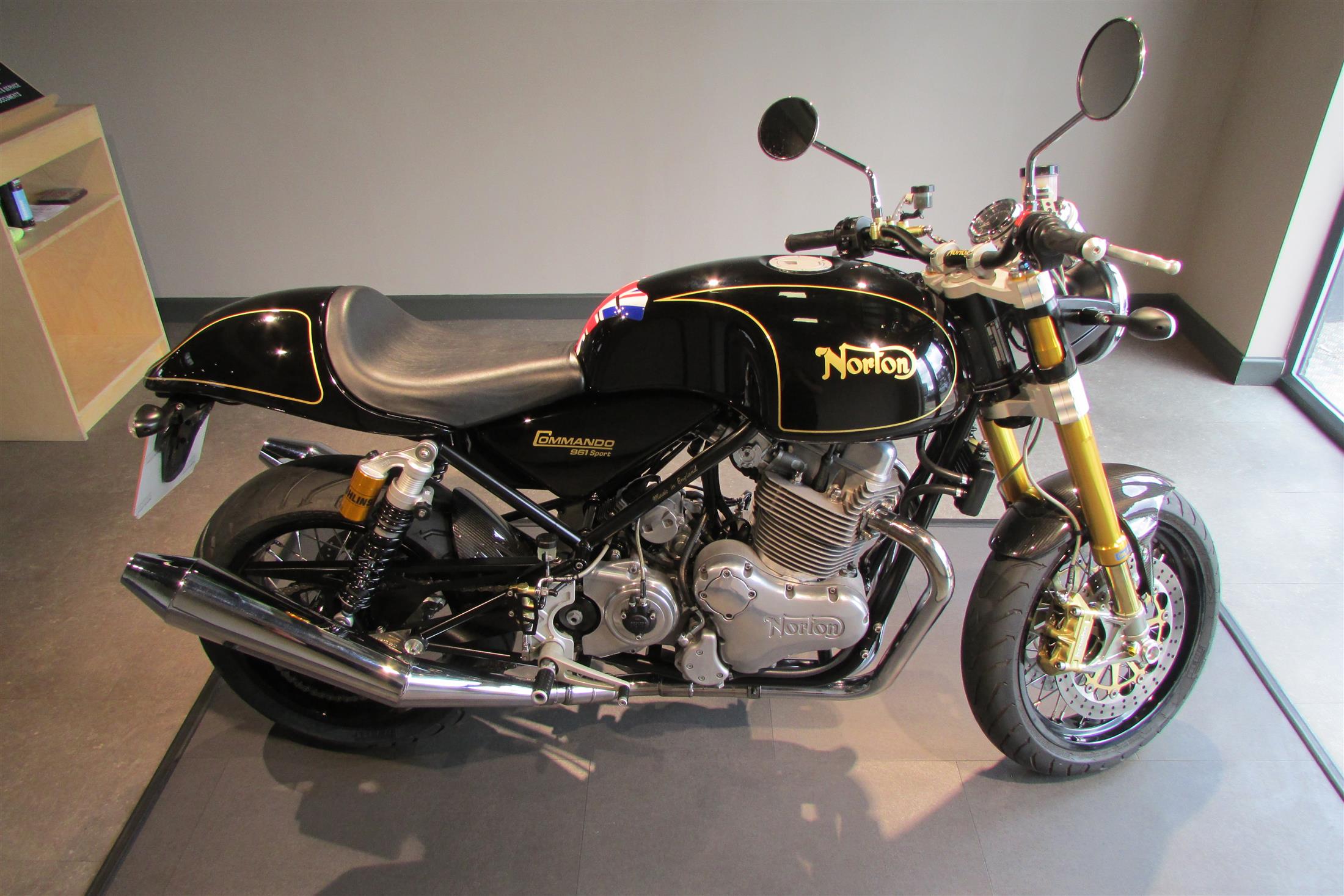 Norton Commando 961
