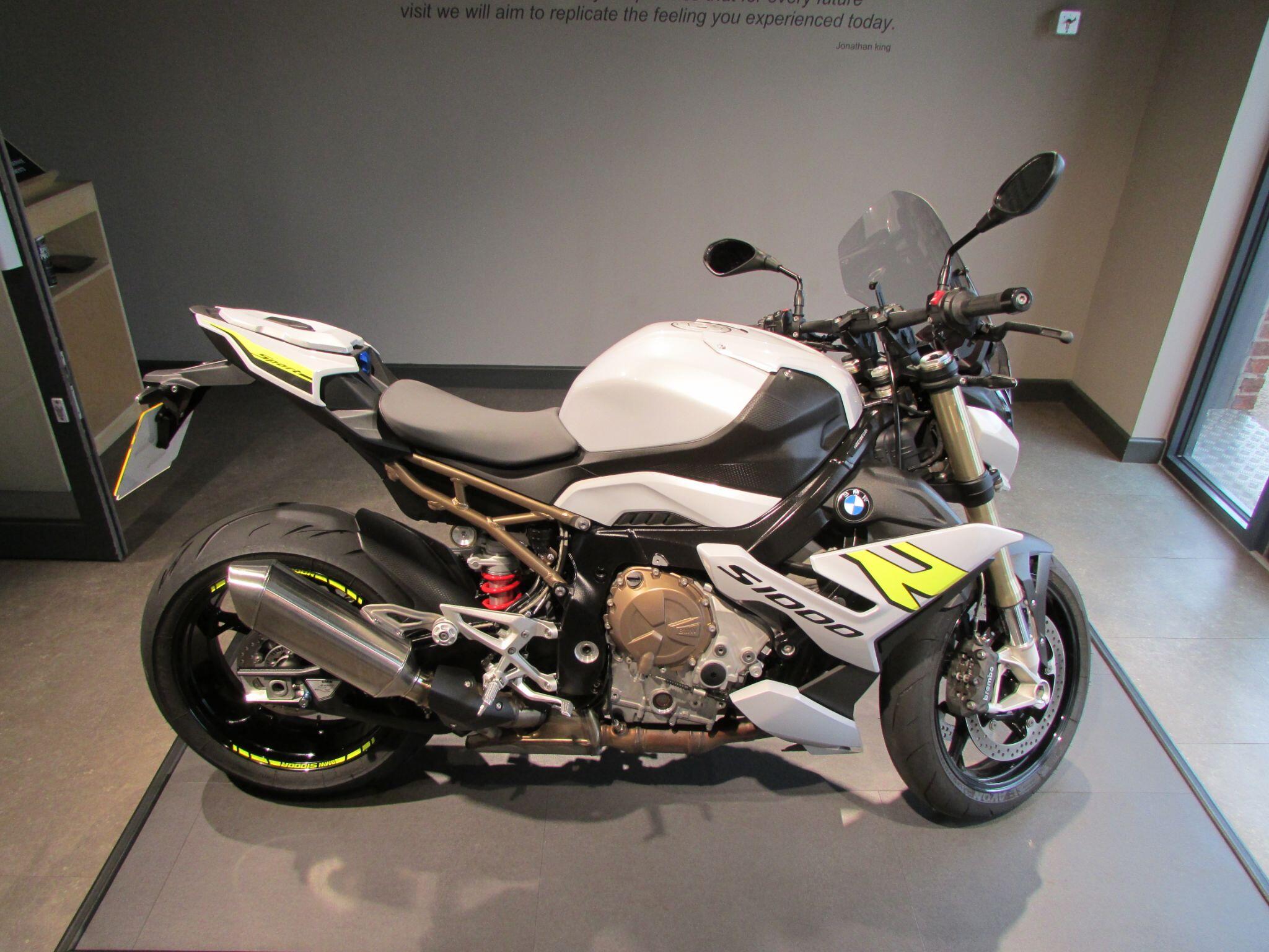 2022 BMW S 1000 R