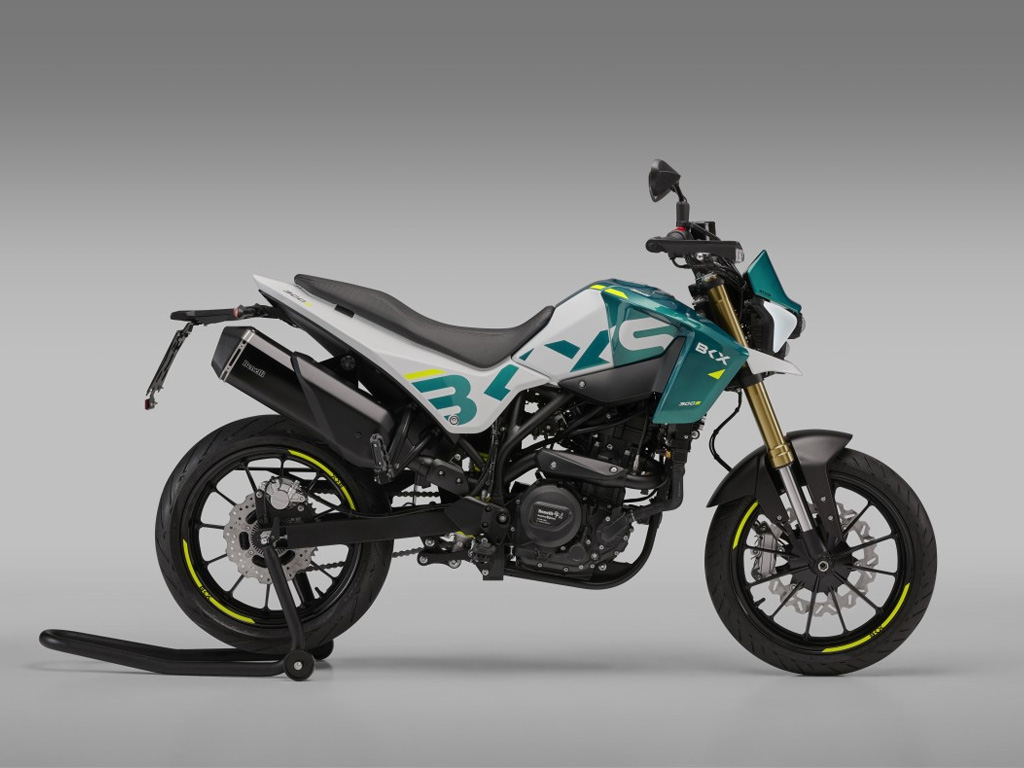 2025 Benelli BKX 300 S