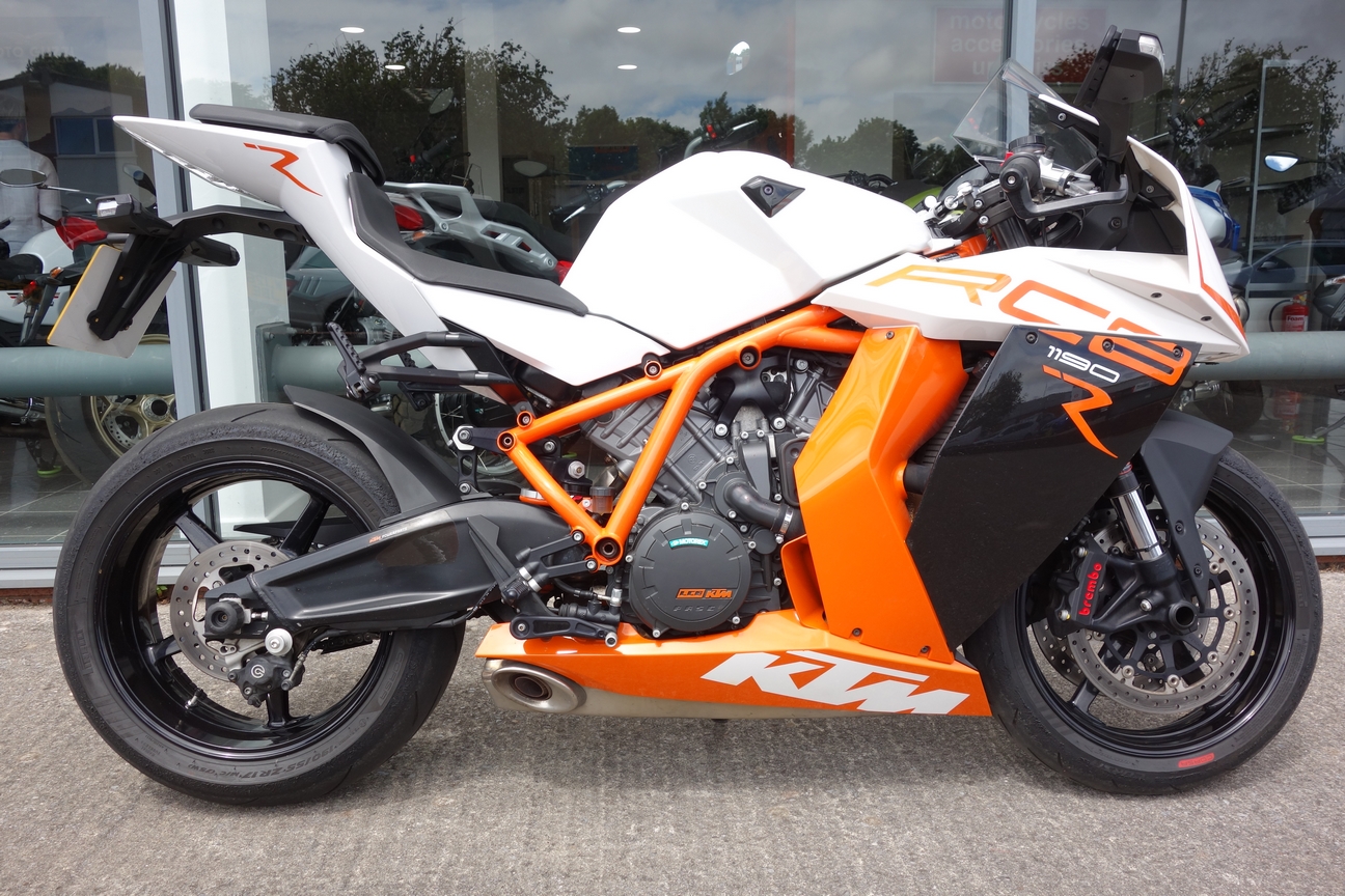RC8 R RC8 R