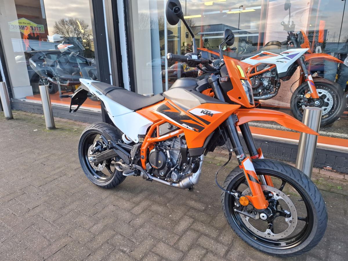 0000 KTM 125 SMC R Supermoto