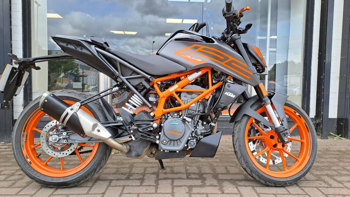 2023 KTM 125 DUKE 23