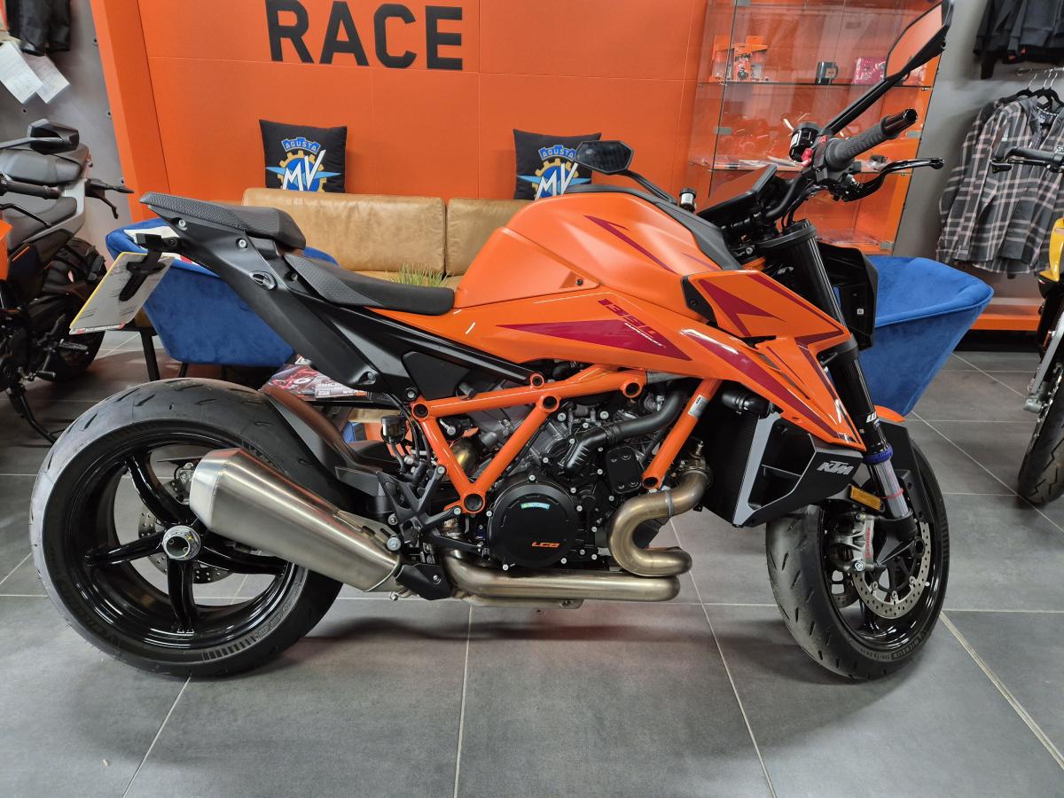 0000 KTM 1390 Superduke R Evo