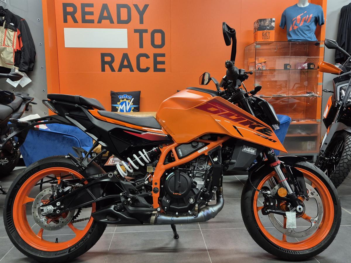 0000 KTM KTM 390 DUKE