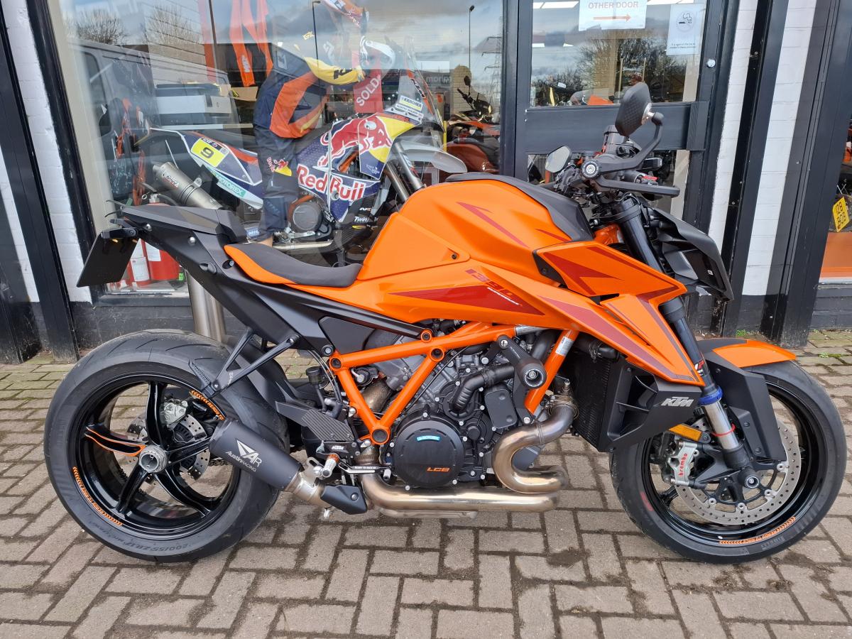 2024 KTM 1390 Superduke R Evo