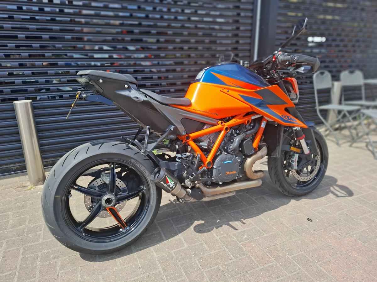 2021 KTM 1290 SUPERDUKE R 2021 KTM 1290 SUPERDUKE R