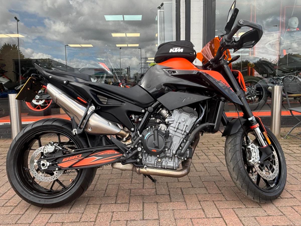 2021 KTM KTM 890 DUKE 2021 KTM KTM 890 DUKE