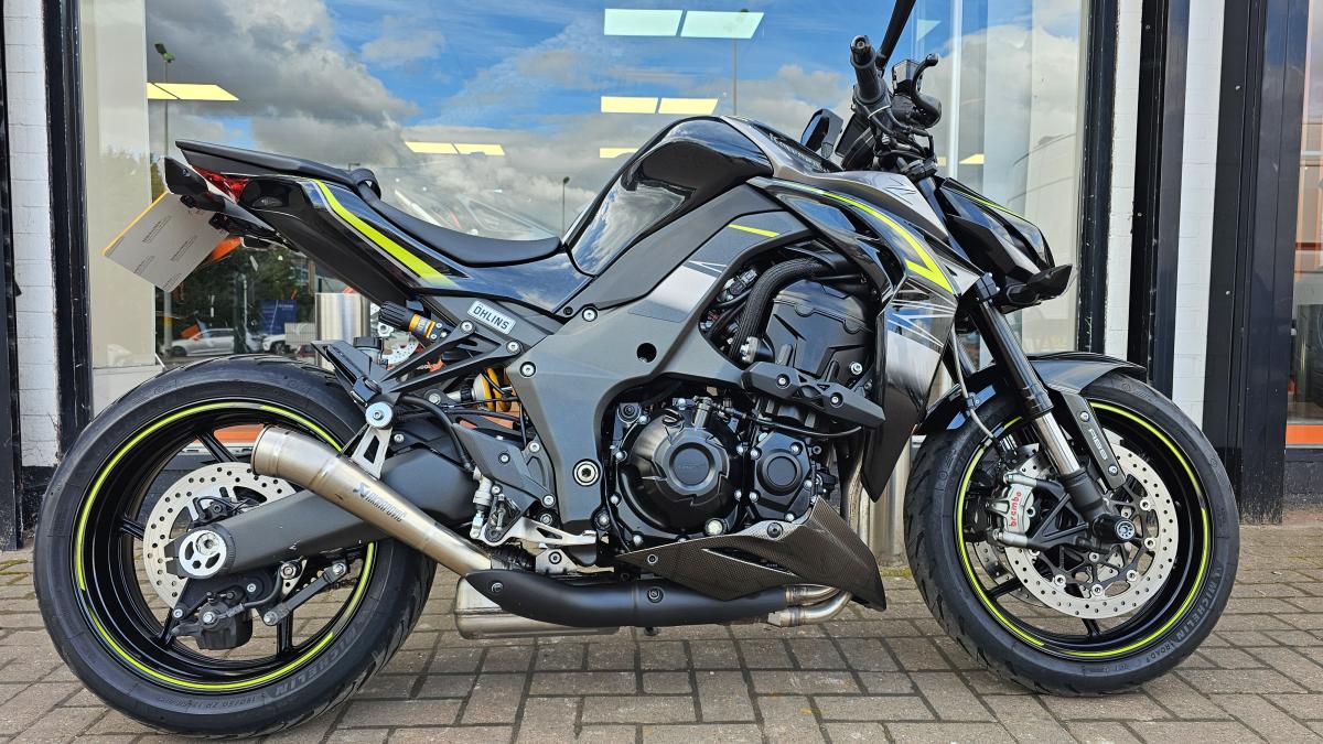 2017 Kawasaki ZR 1000 JHF R EDITION 2017 Kawasaki ZR 1000 JHF R EDITION