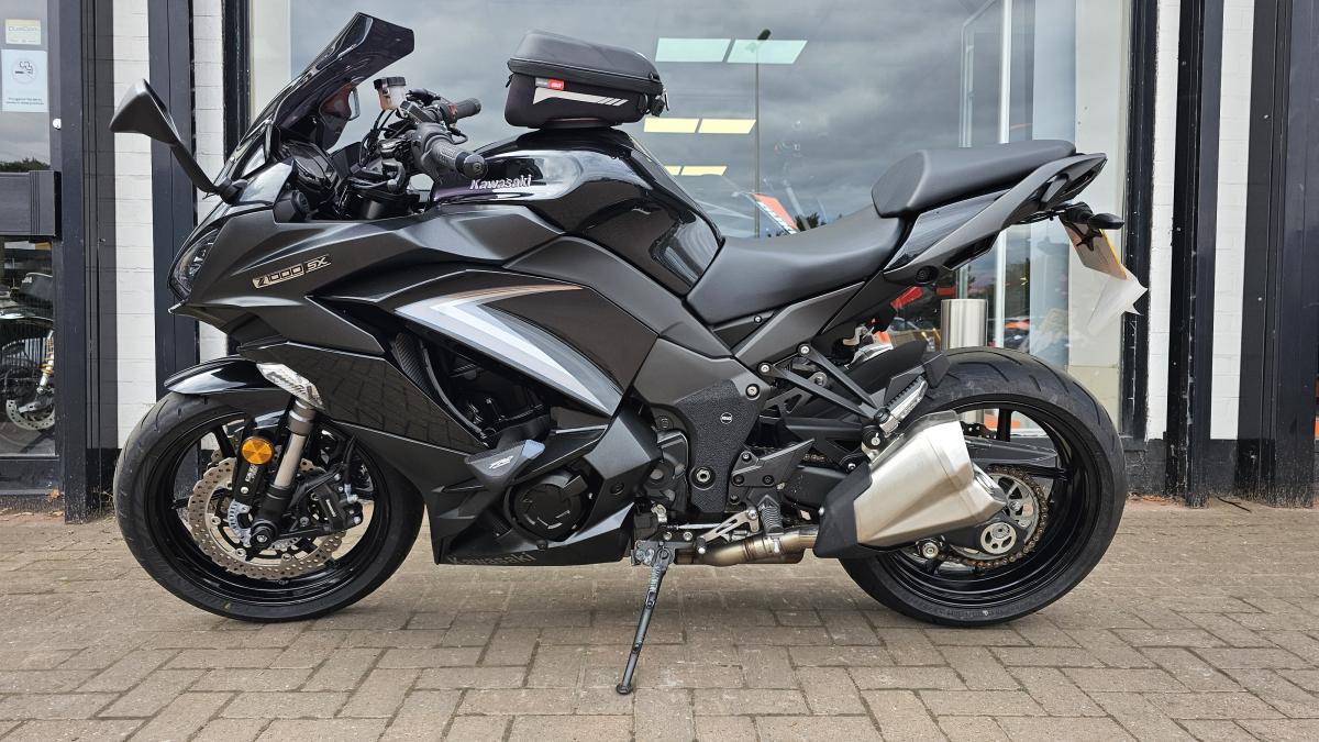 2021 KAWASAKI ZX 1000 WKF 2021 KAWASAKI ZX 1000 WKF
