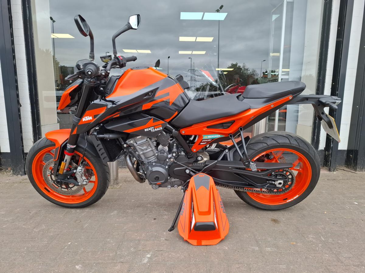 2023 KTM 890 DUKE GP