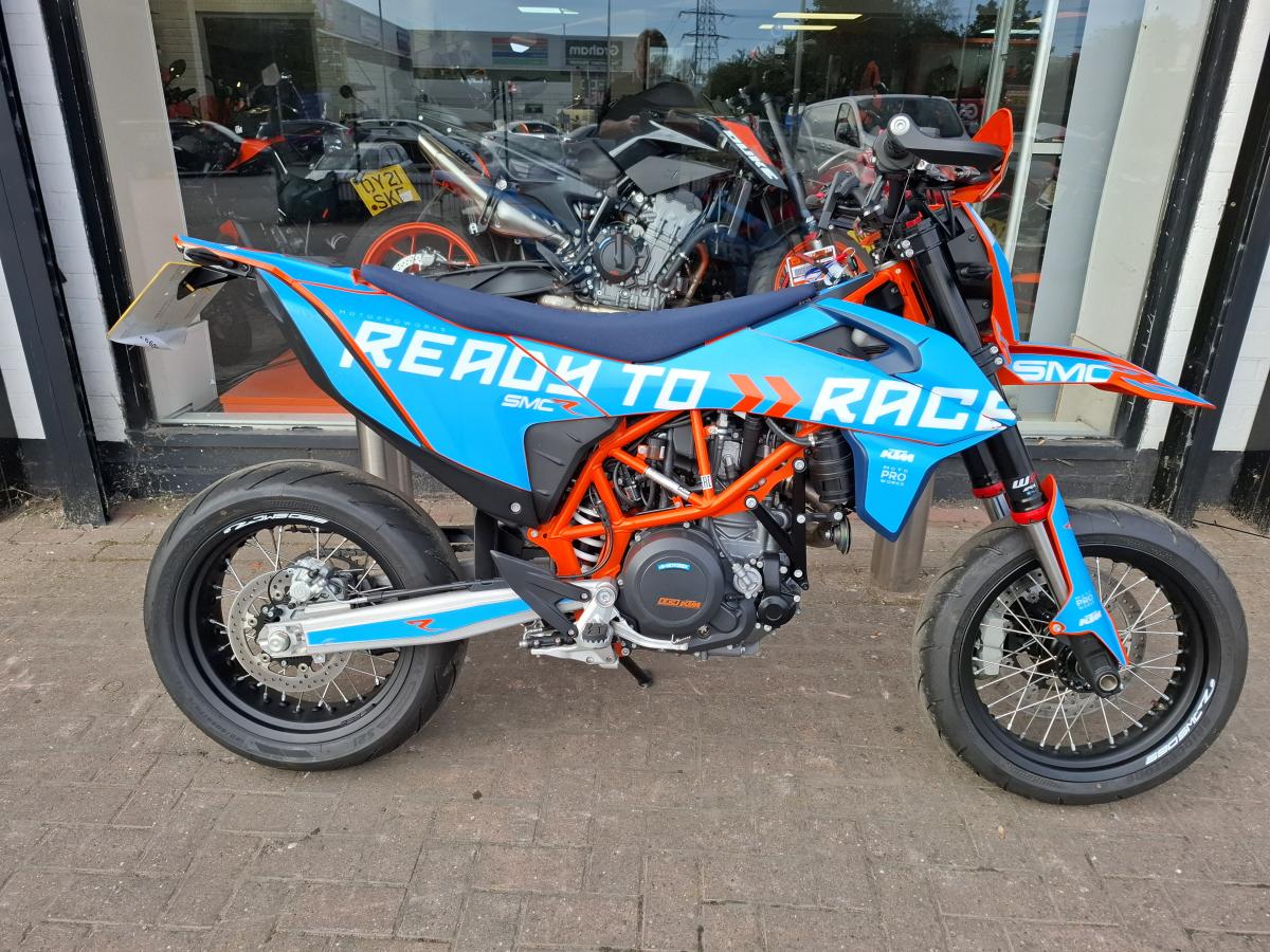 2026 KTM 690 SMC R 24 2026 KTM 690 SMC R 24