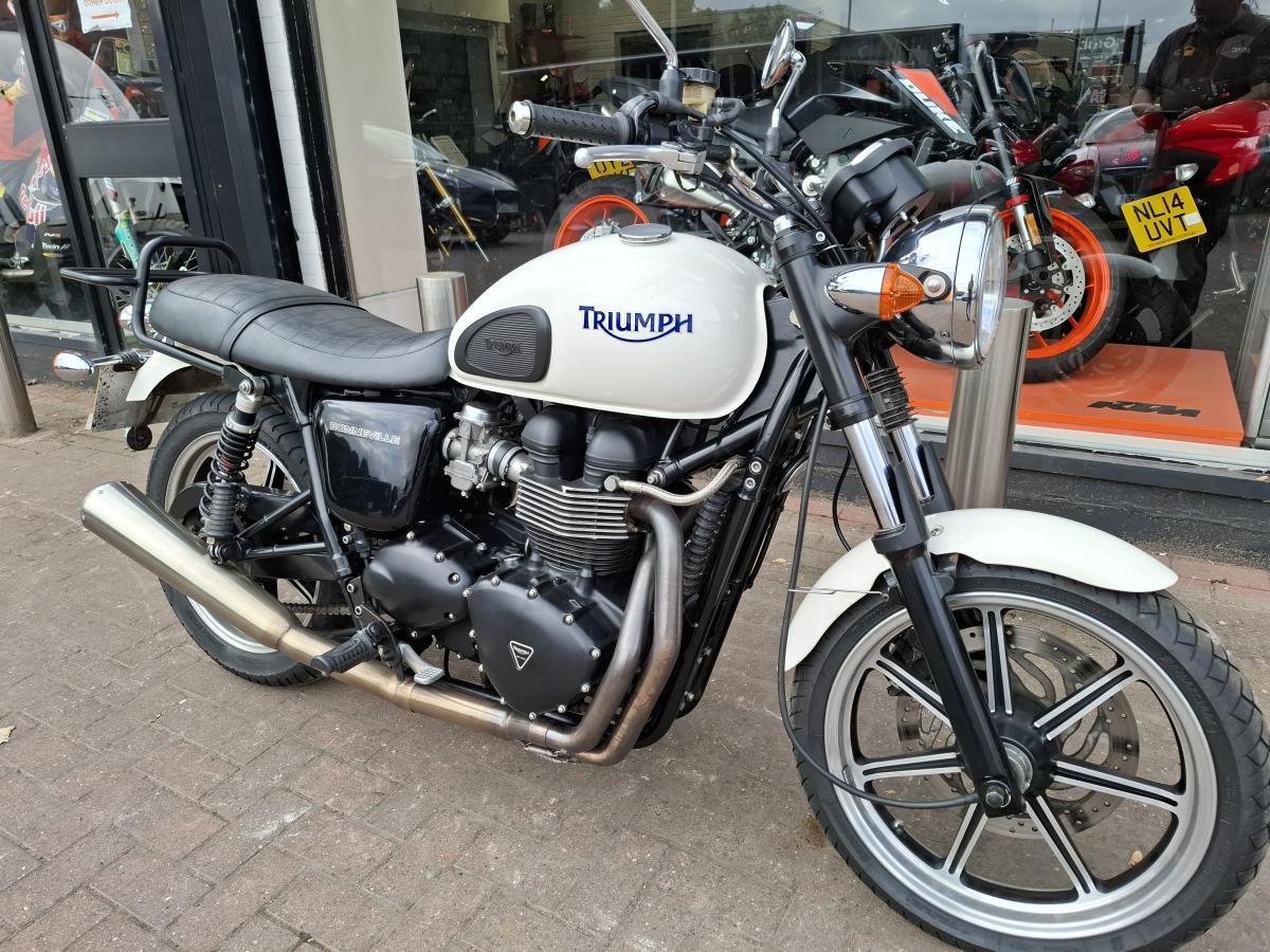 2009 TRIUMPH BONNEVILLE 865