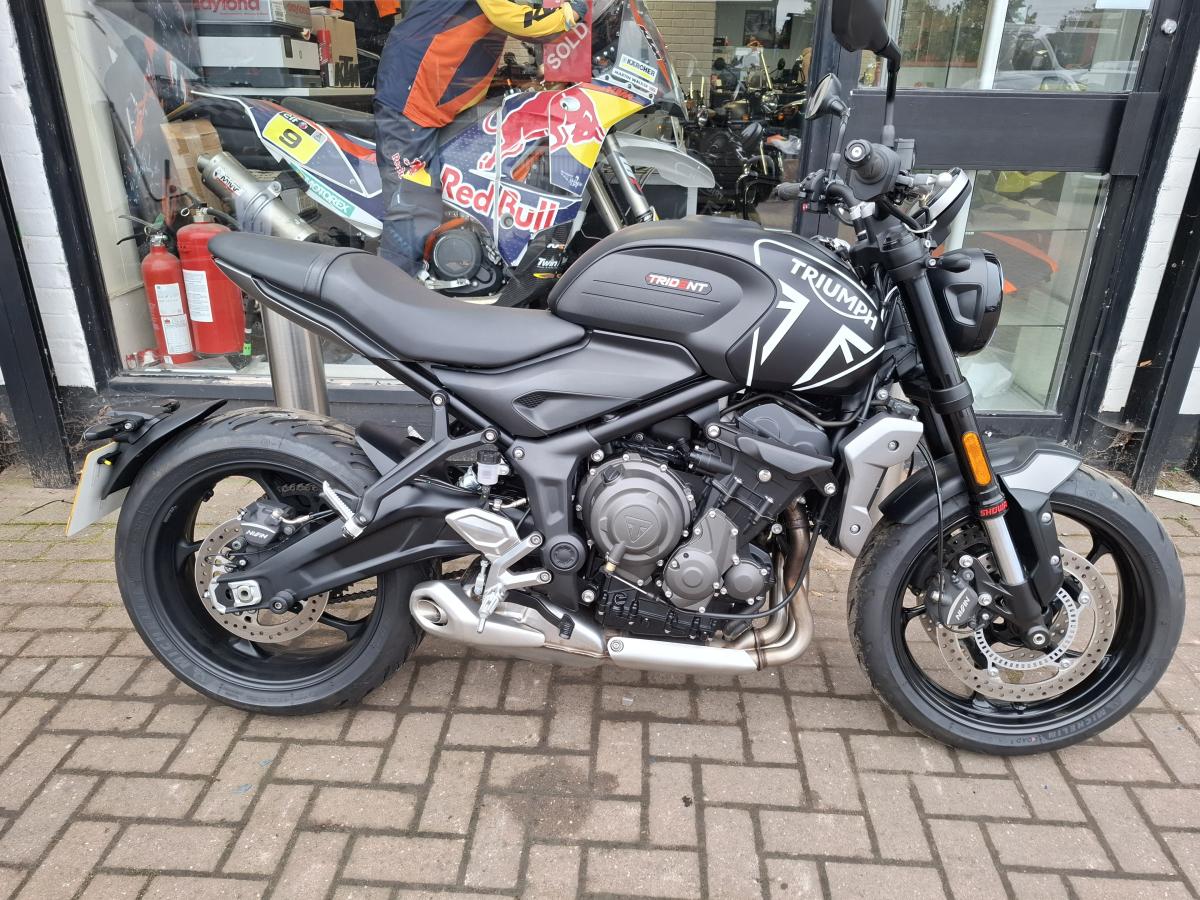 2024 TRIUMPH TRIDENT 2024 TRIUMPH TRIDENT