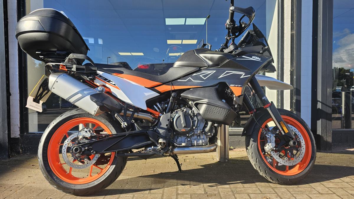 2023 KTM 890 SMT 23