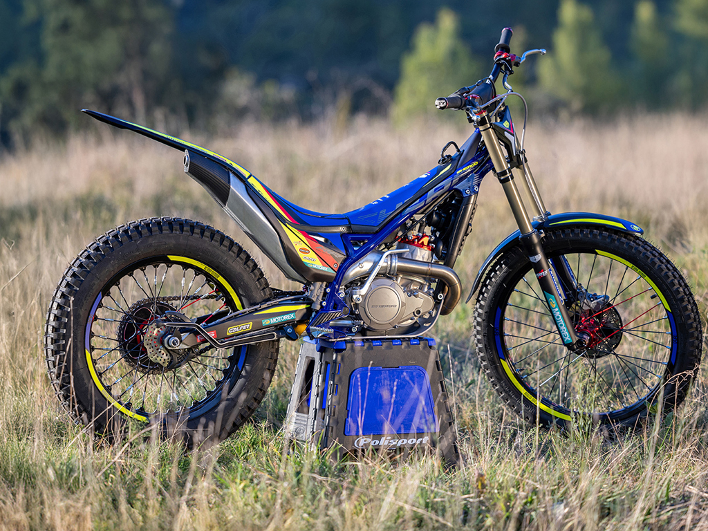 300 ST-F FACTORY ADAM RAGA REPLICA 2025