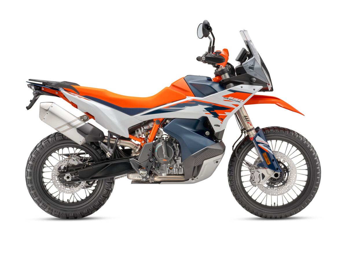 890 Adventure R 2025