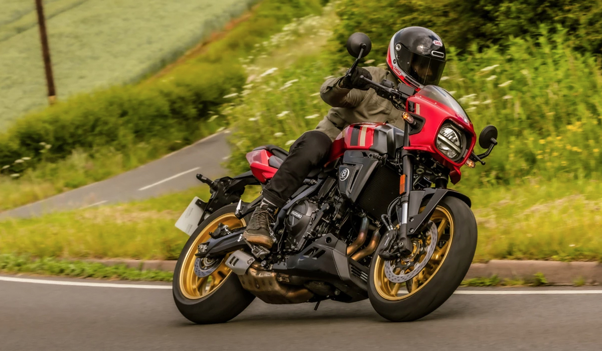 GSX-8TT