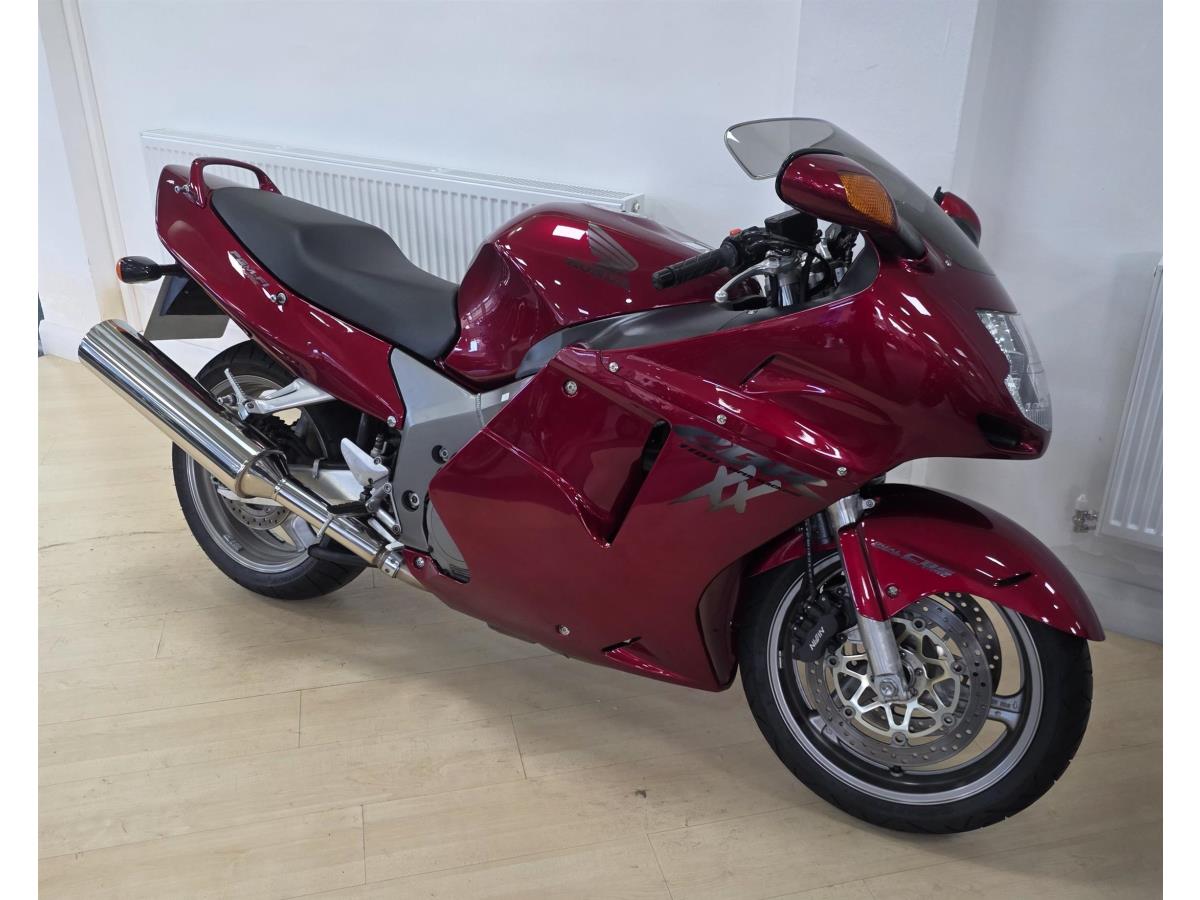 Main image of Honda CBR1100XX Super Blackbird