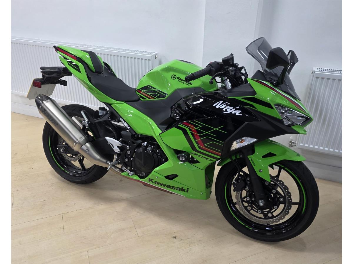 Main image of Kawasaki Ninja 400 KRT Performance