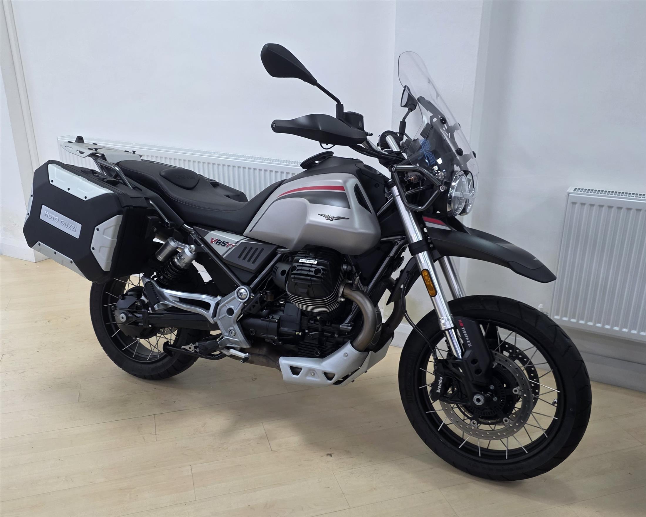 Moto Guzzi V85 TT Travel