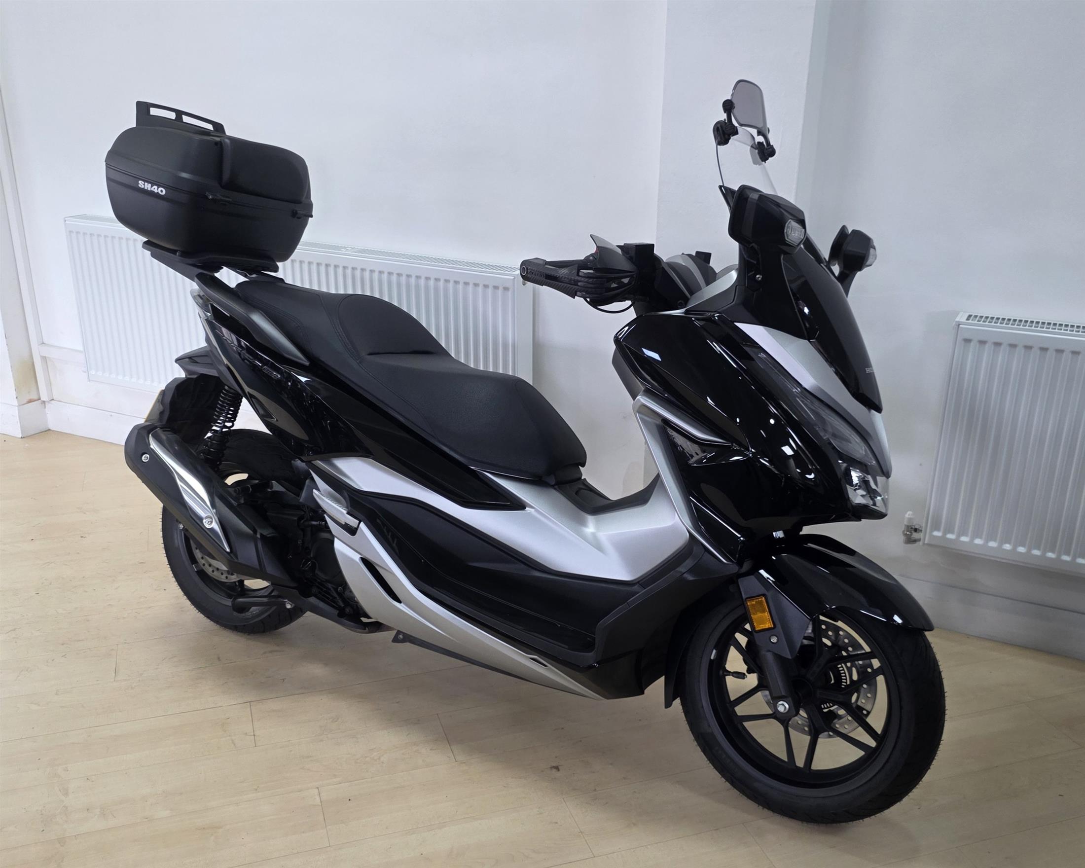 Honda Forza 300