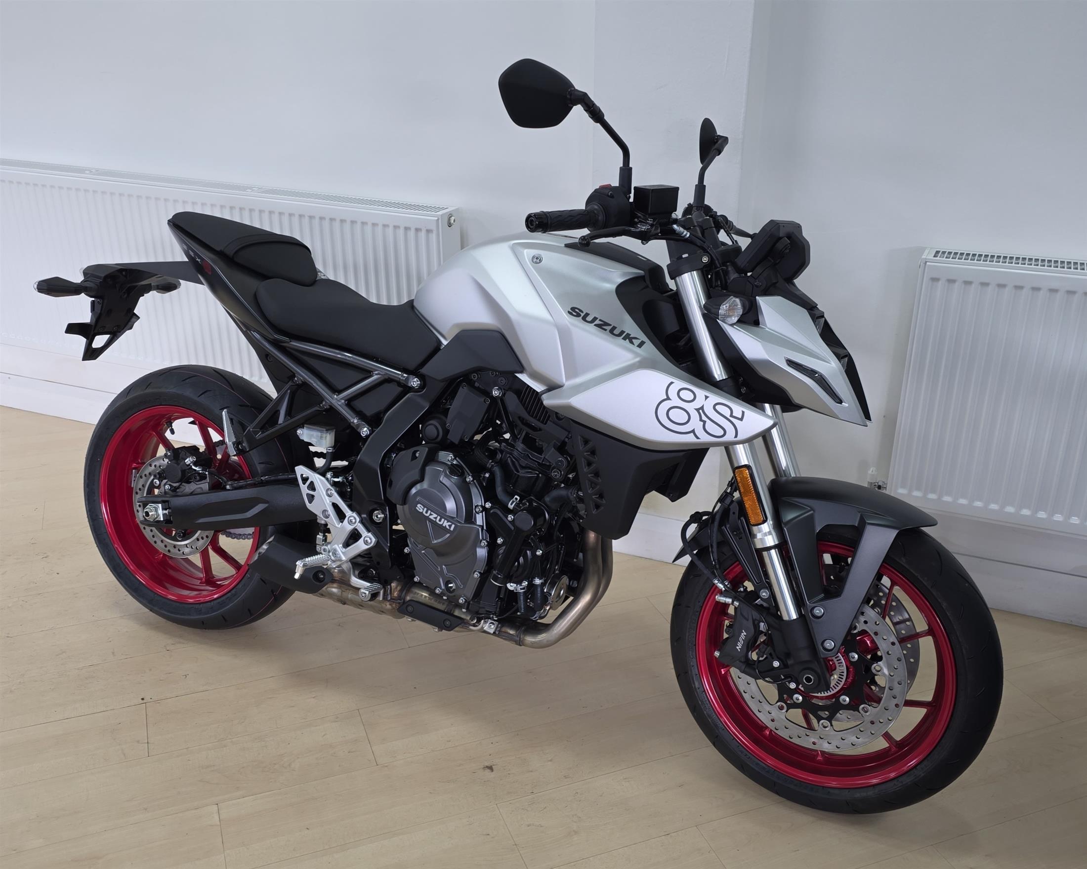Suzuki GSX-8S