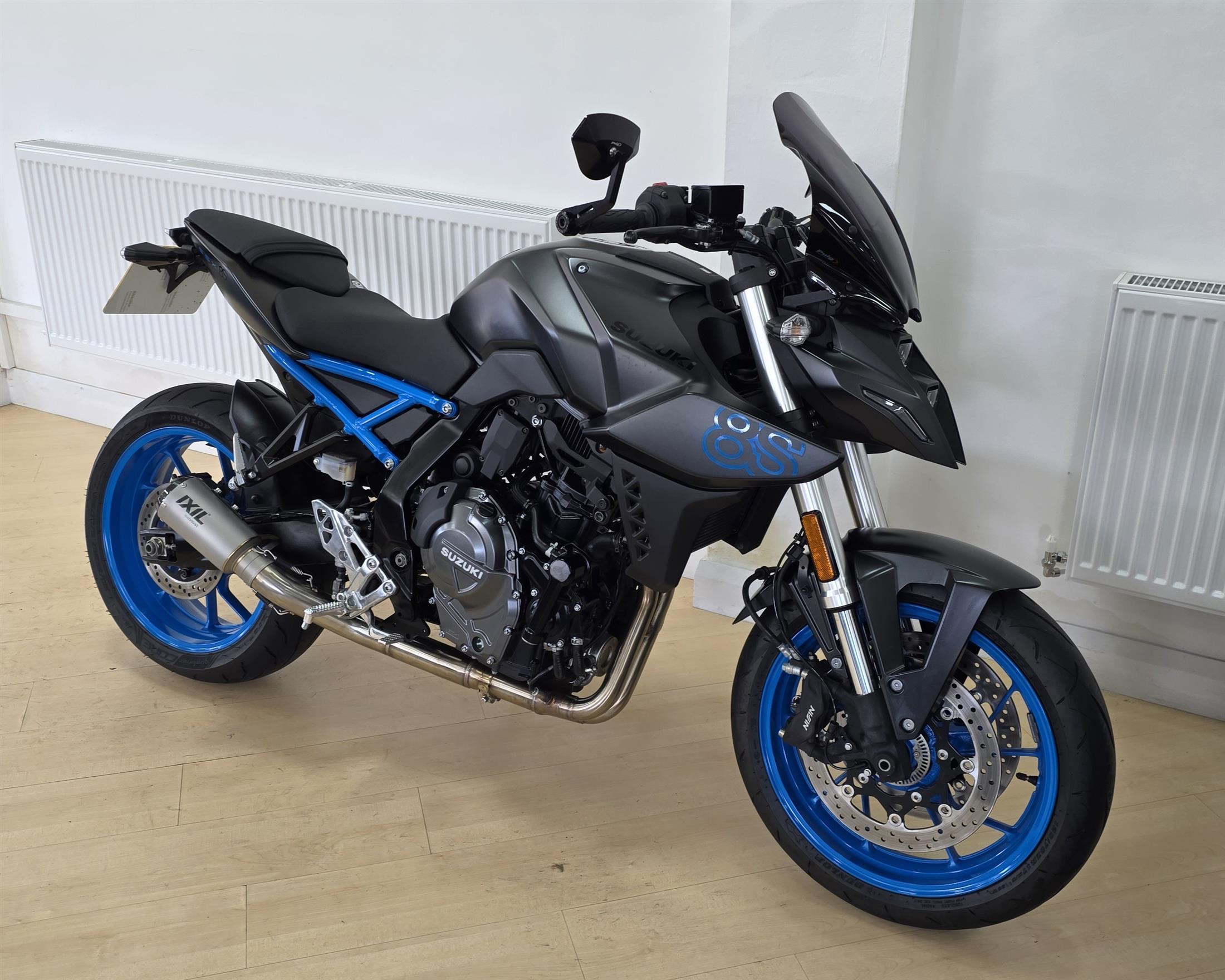 Suzuki GSX-8S