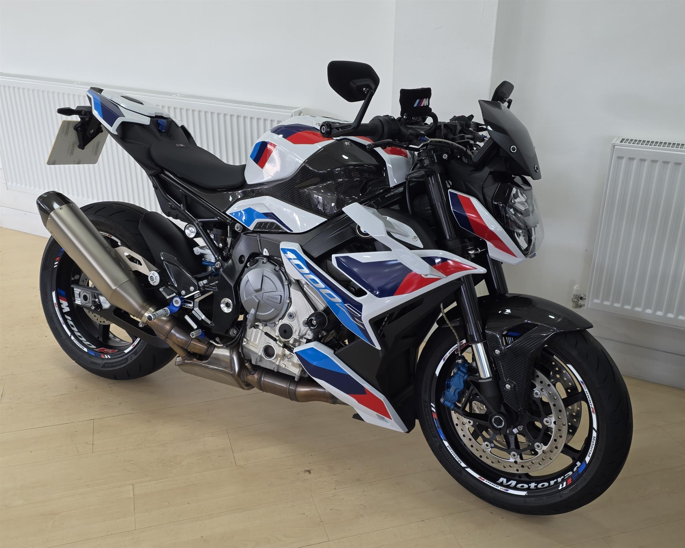 BMW M1000R