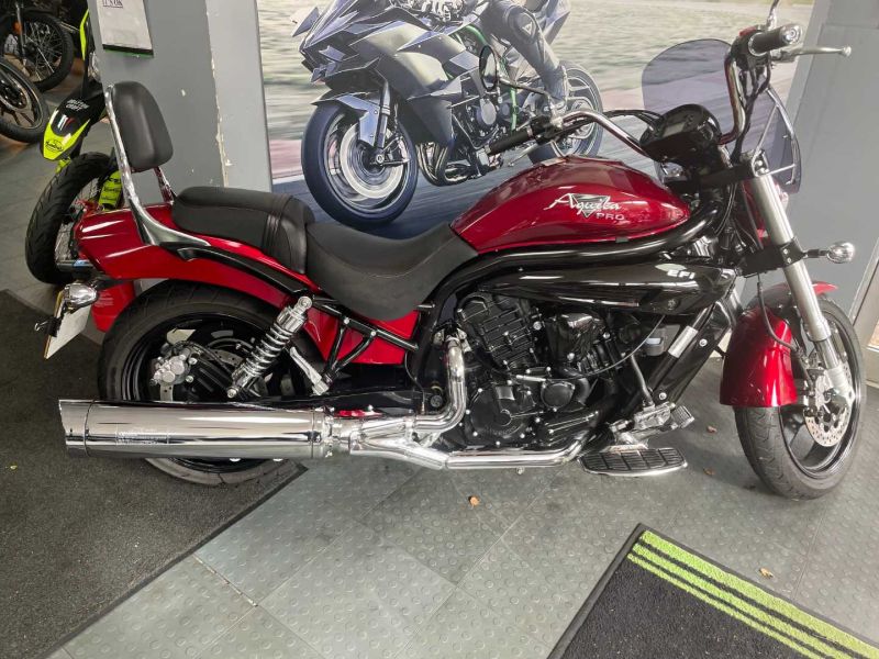 2016 Hyosung GV 650 P RED