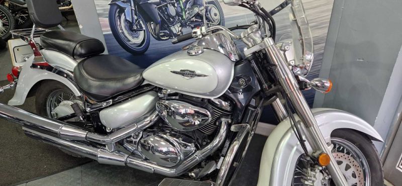 2019 Suzuki VL800 BOULEVARD WHITE