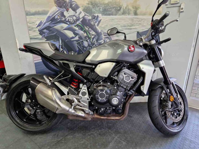 2020 Honda CB1000 RA-K SILVER