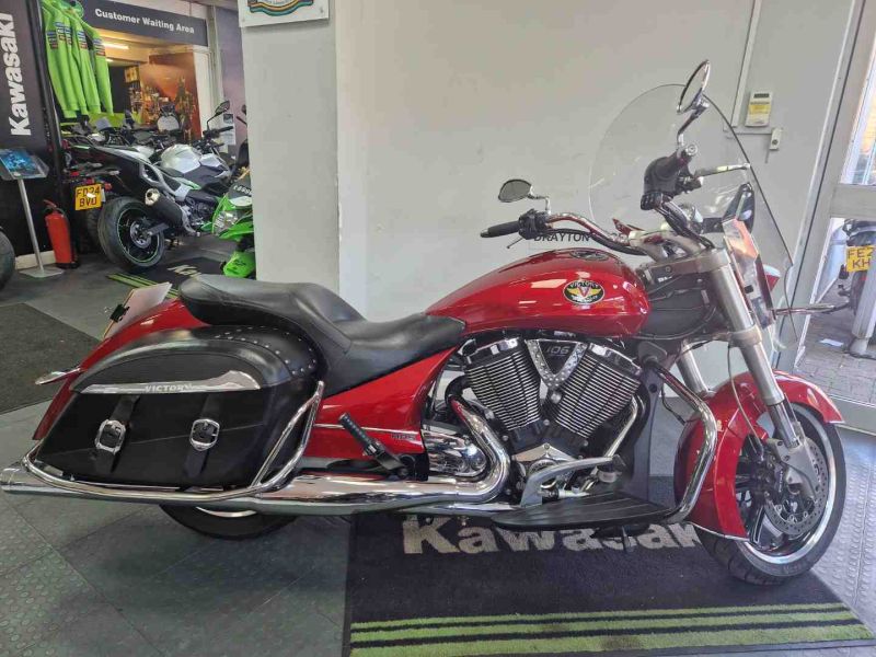 2014 Victory Cross Roads Red