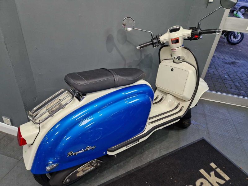 New Royal Alloy TG125 AC BLUE/IVORY