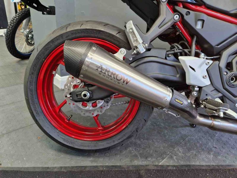 New Kawasaki Z650 CANDY RED