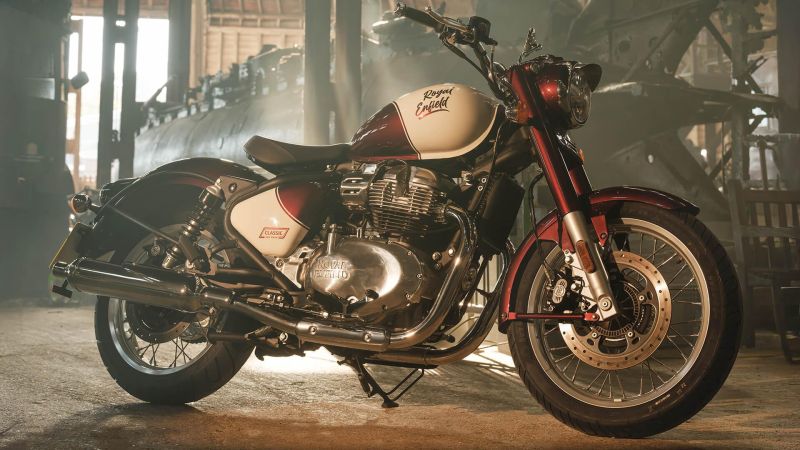 New Royal Enfield CLASSIC 650 TWIN VALLAM RED
