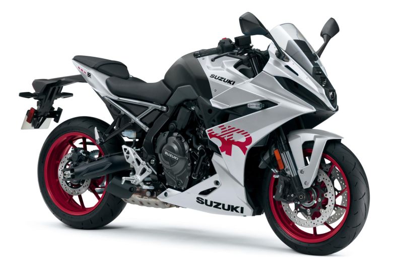 New Suzuki GSX-8R MATT SILVER
