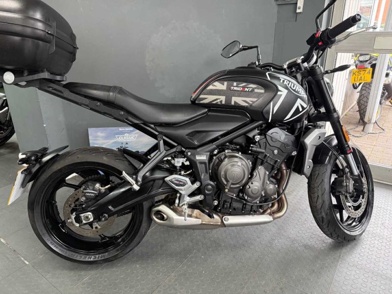 2024 Triumph TRIDENT 660 BLACK