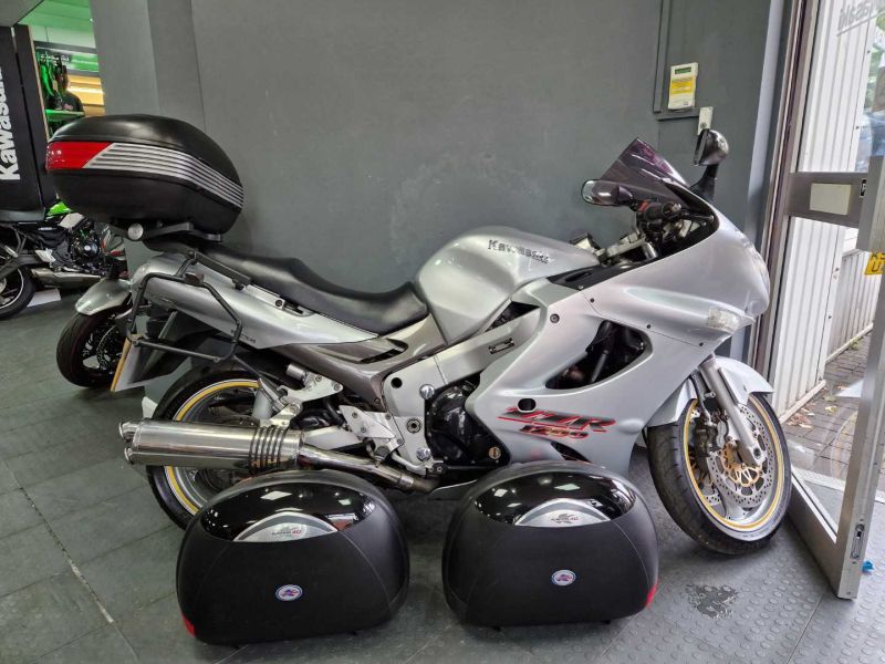 2003 Kawasaki ZZR1200 Silver